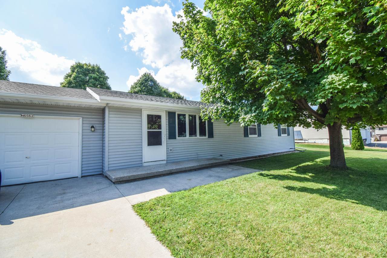 N6562 Penny Ln - Photo 1