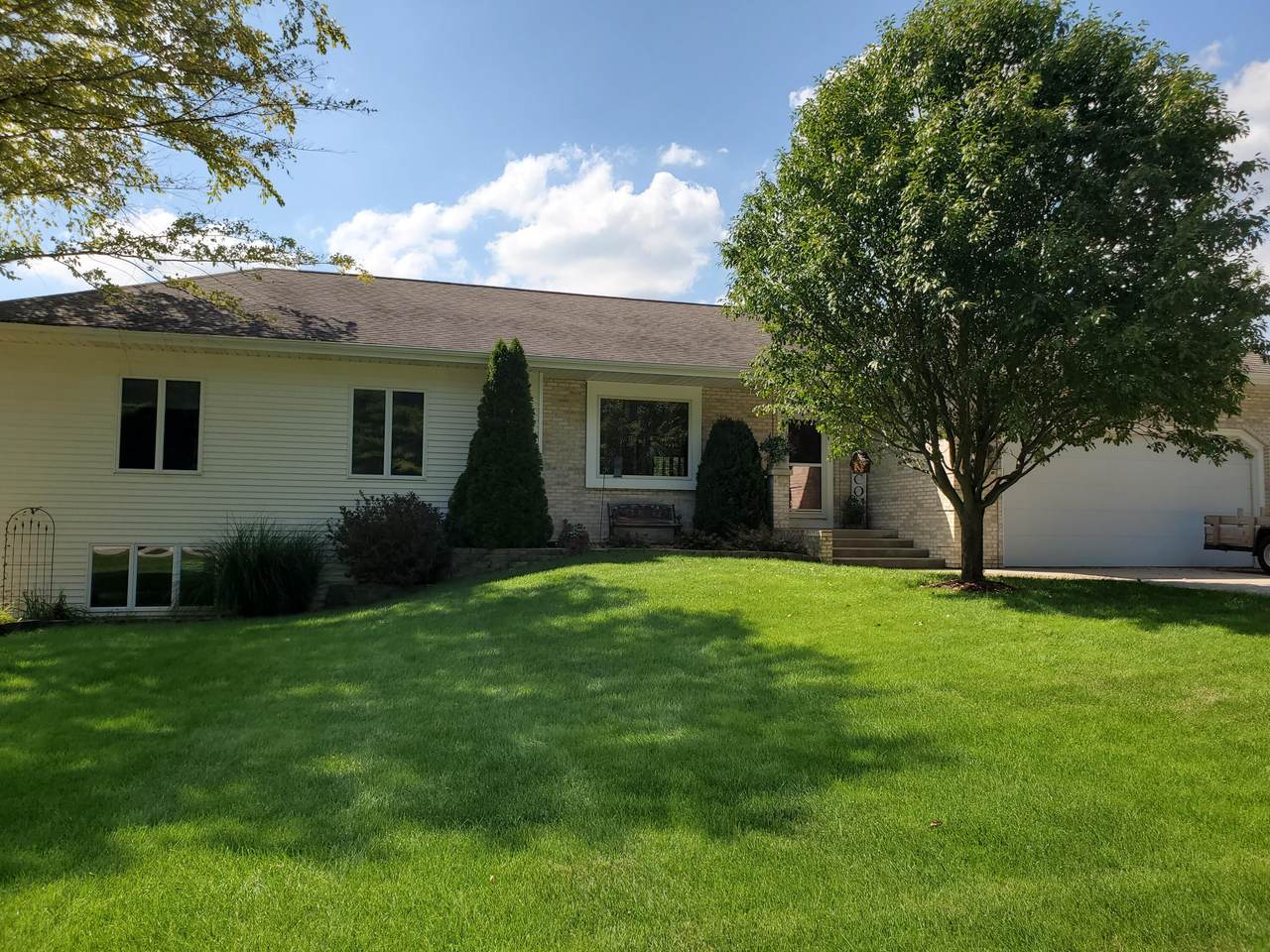 N1537 Cummings Dr - Photo 1