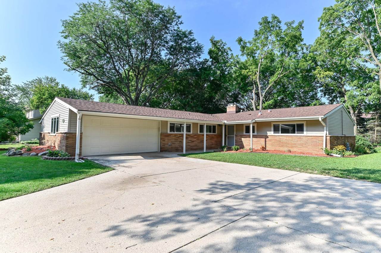 4895 84th St - Photo 1