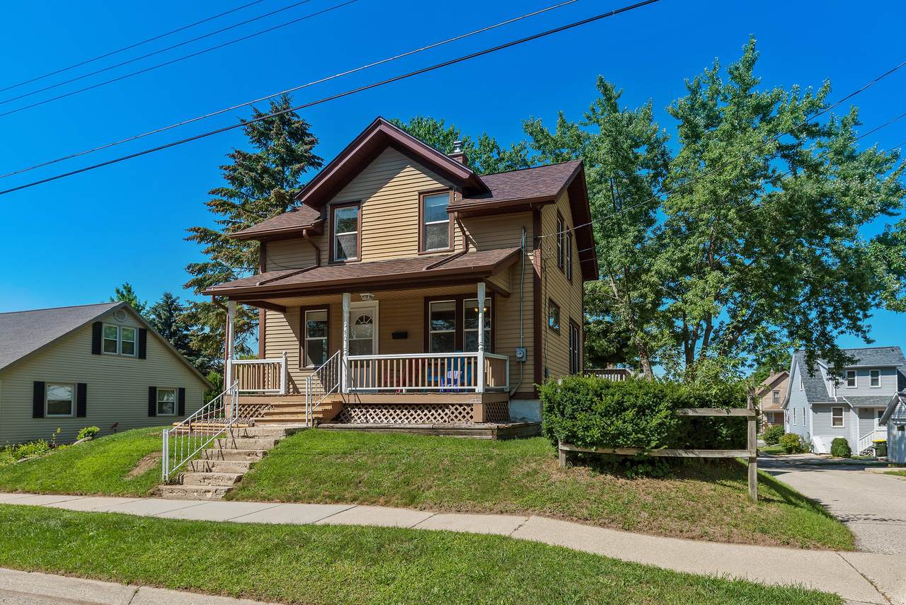 540 Mckinley Ave - Photo 1