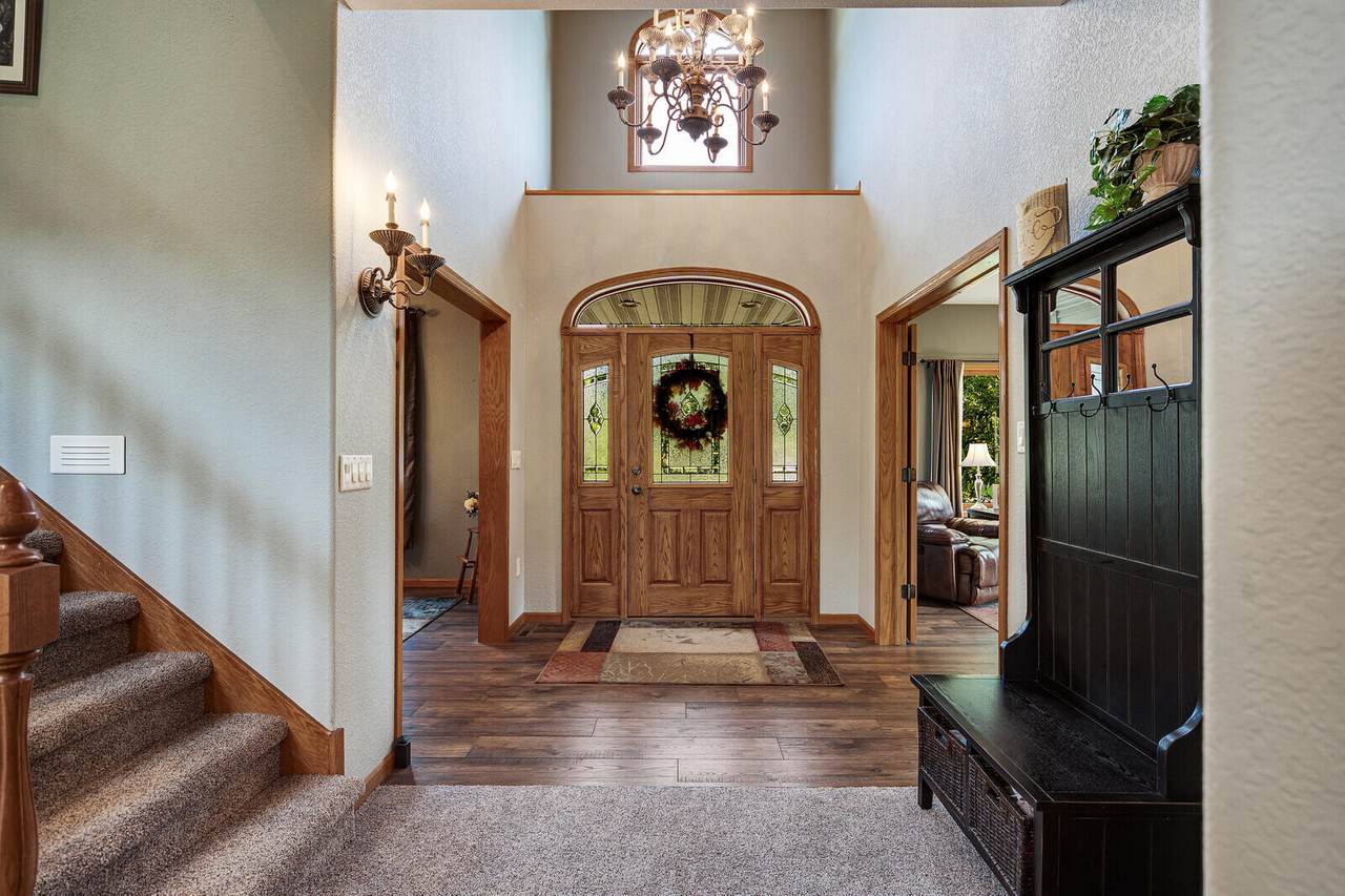 725 Stonebridge Ave - Photo 1