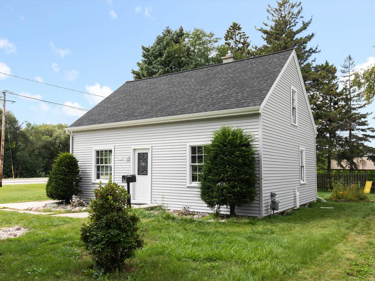 1110 23rd St - Photo 1
