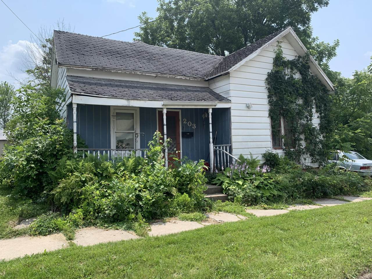 203 W State St - Photo 1