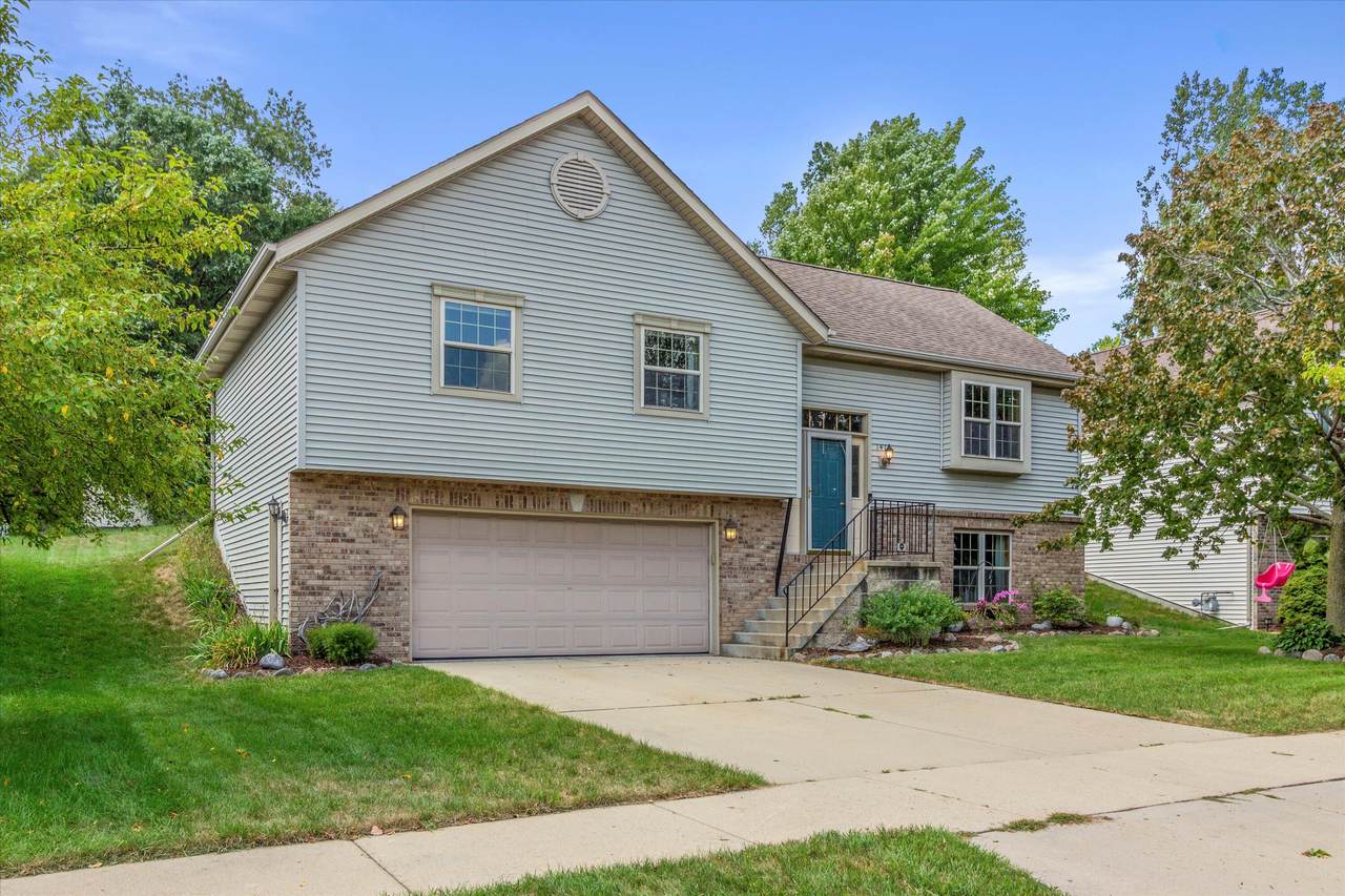 1418 Walsh Acres Dr - Photo 1