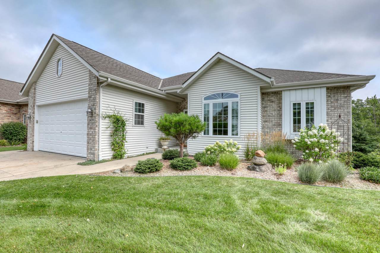 1439 Goldenrod Cir - Photo 1