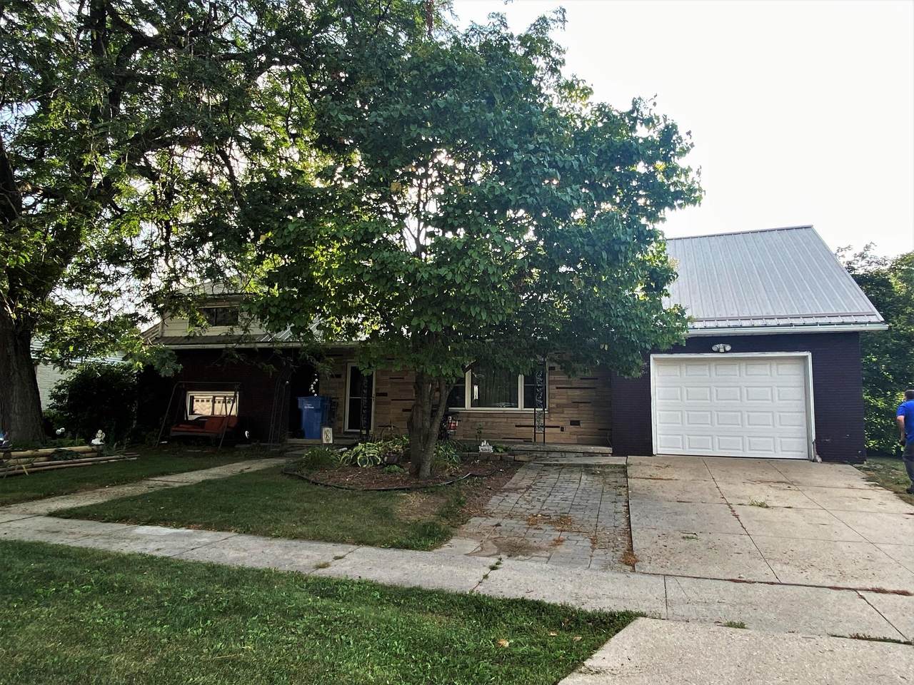 1520 River Dr - Photo 1