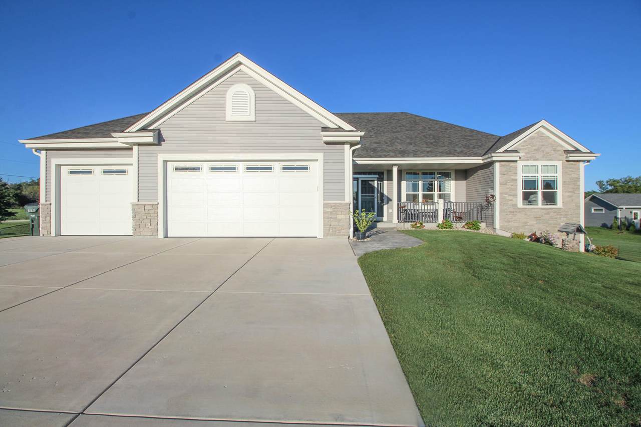 W226S9342 Ripple Brook Ct - Photo 1