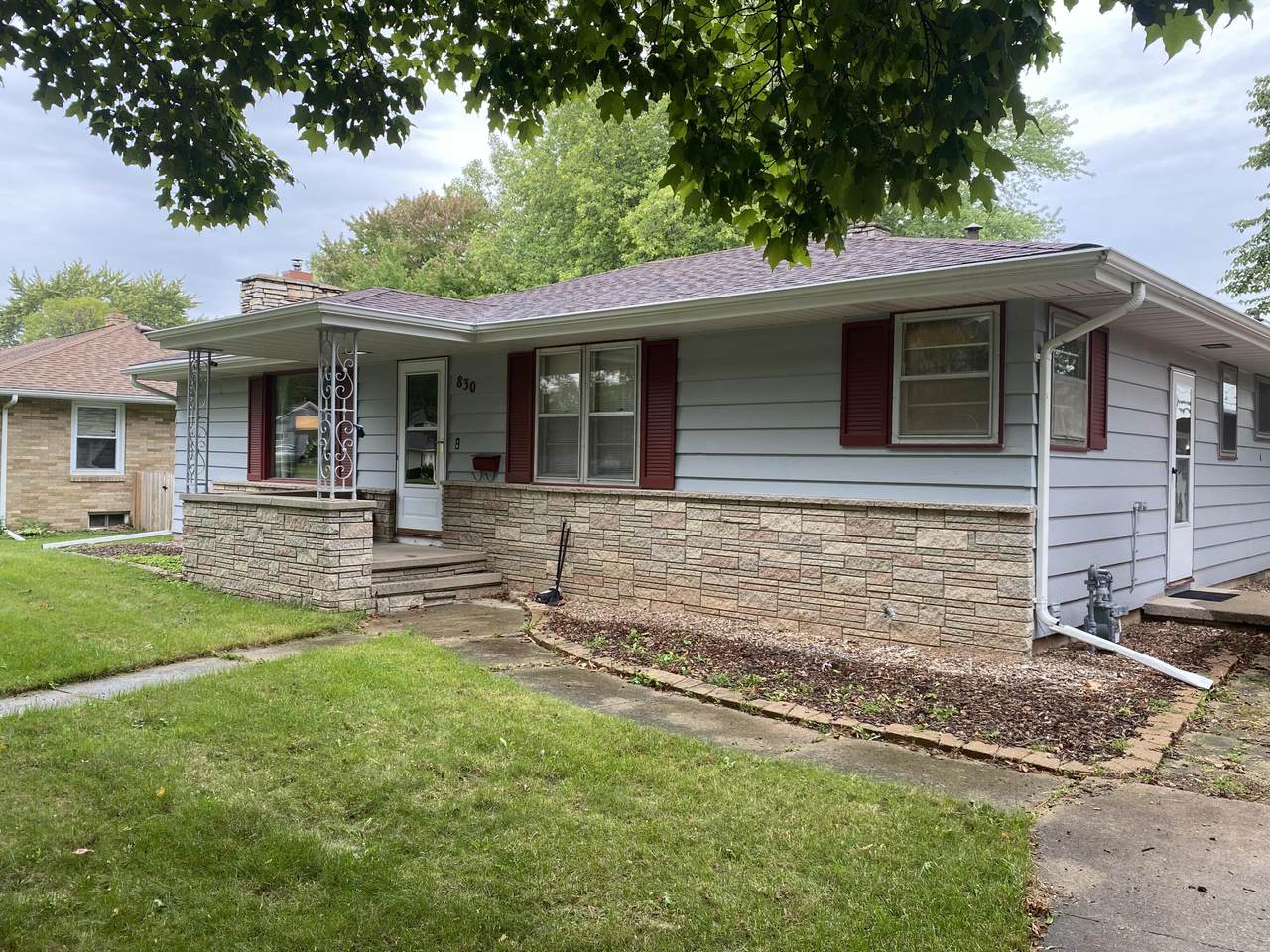 830 Harding Dr - Photo 1