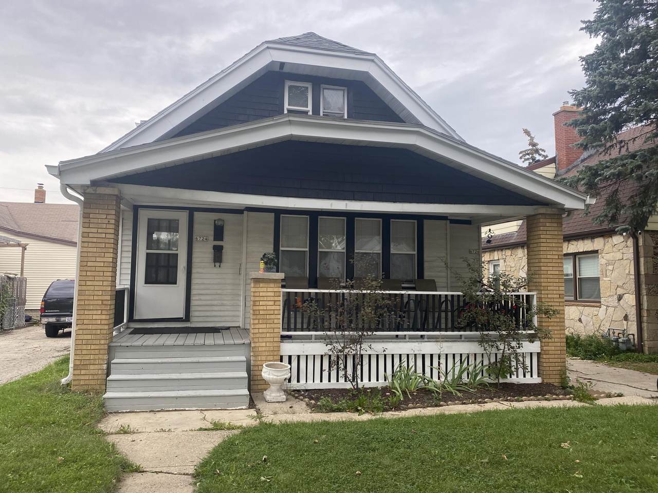 6724 Harrison Ave - Photo 1