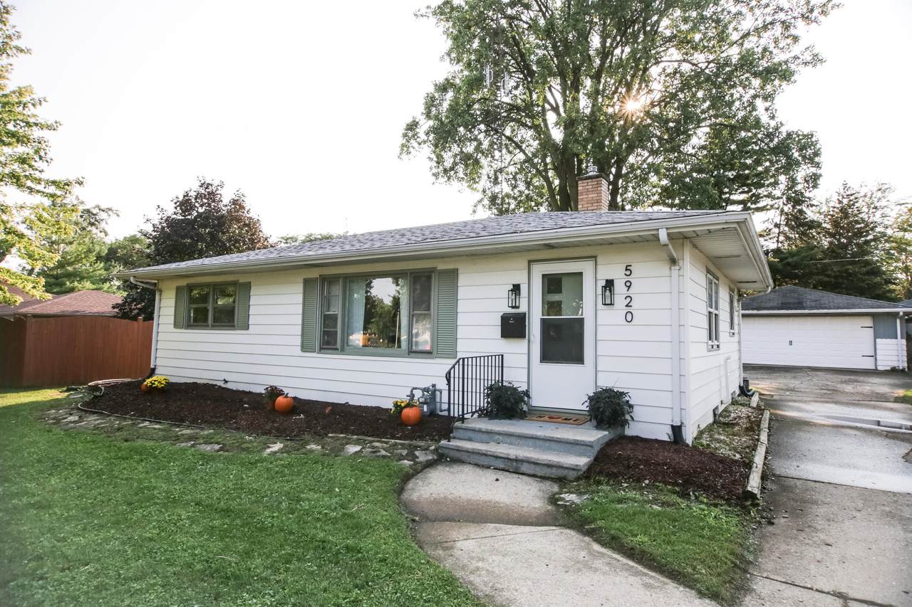 5920 Pershing Blvd - Photo 1