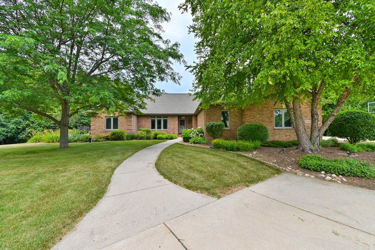 9244 Sunny Ridge Ln - Photo 1