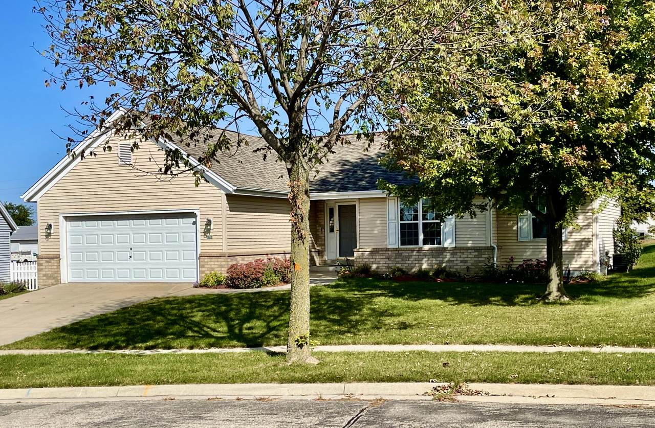 904 Steeplechase Dr - Photo 1