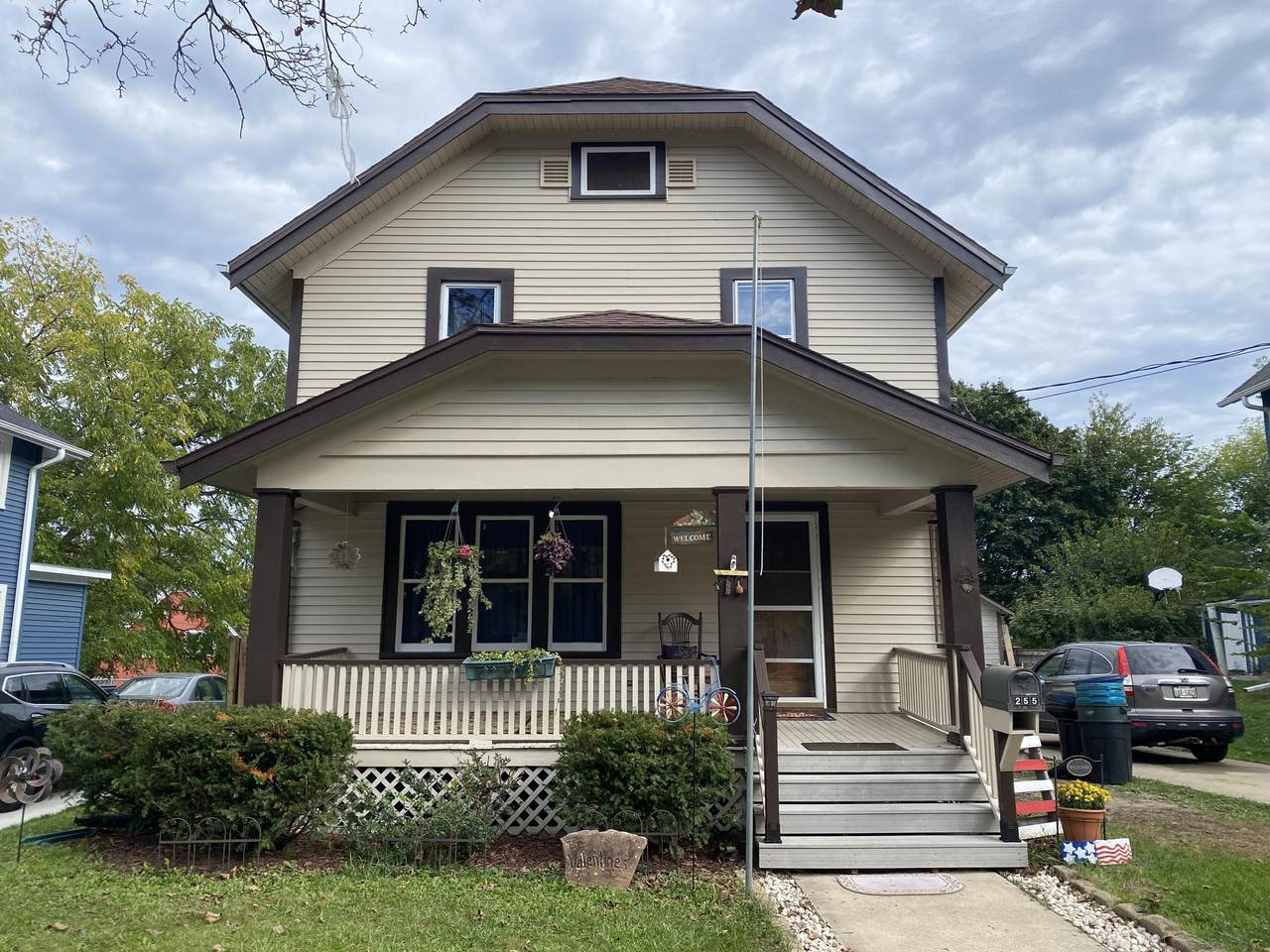 255 Racine Ave - Photo 1