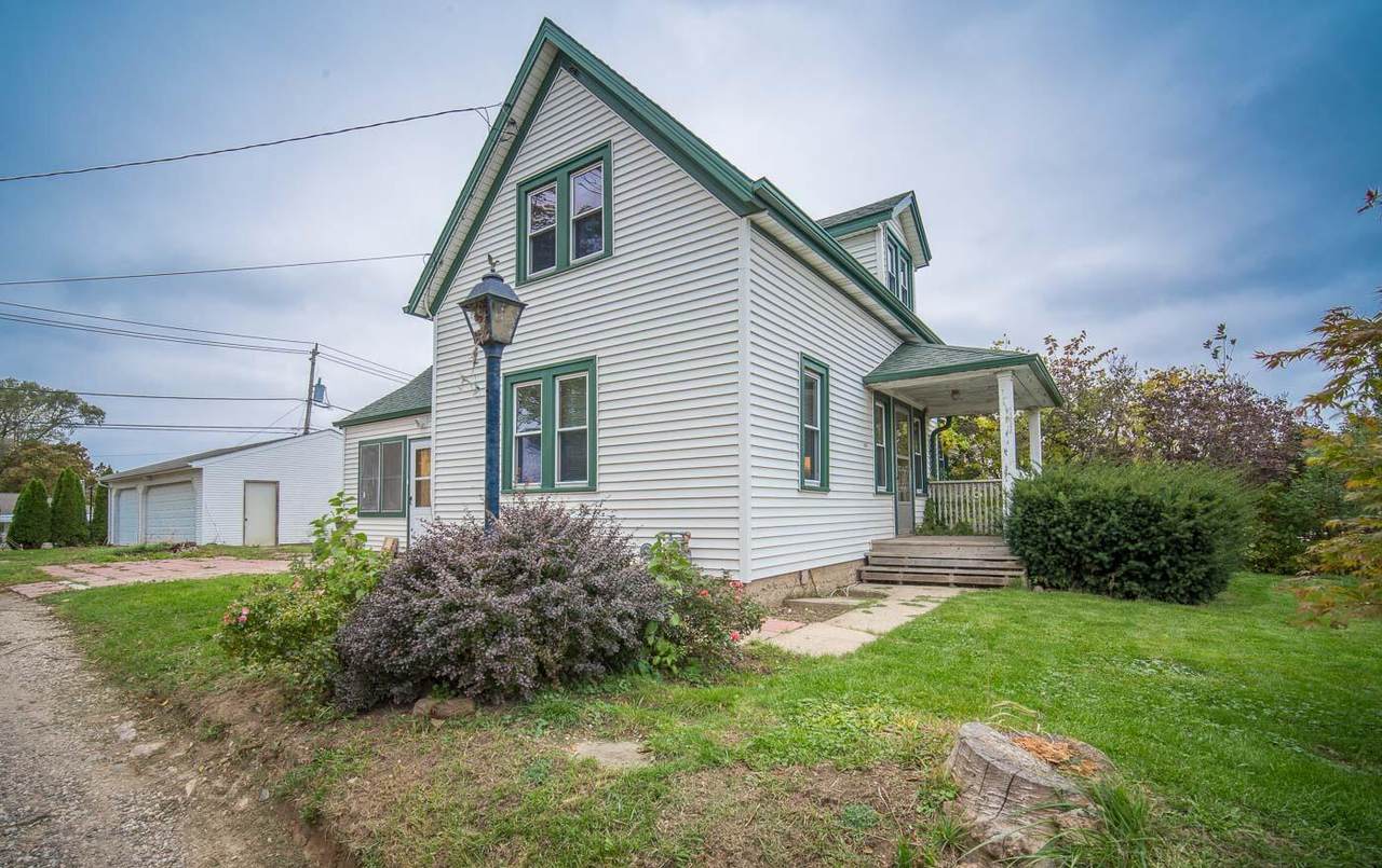 6253 Elaine Ave - Photo 1
