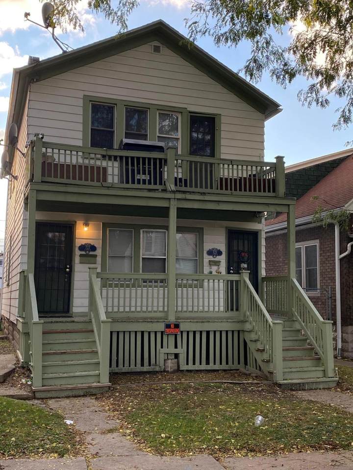 725 36th St - Photo 1