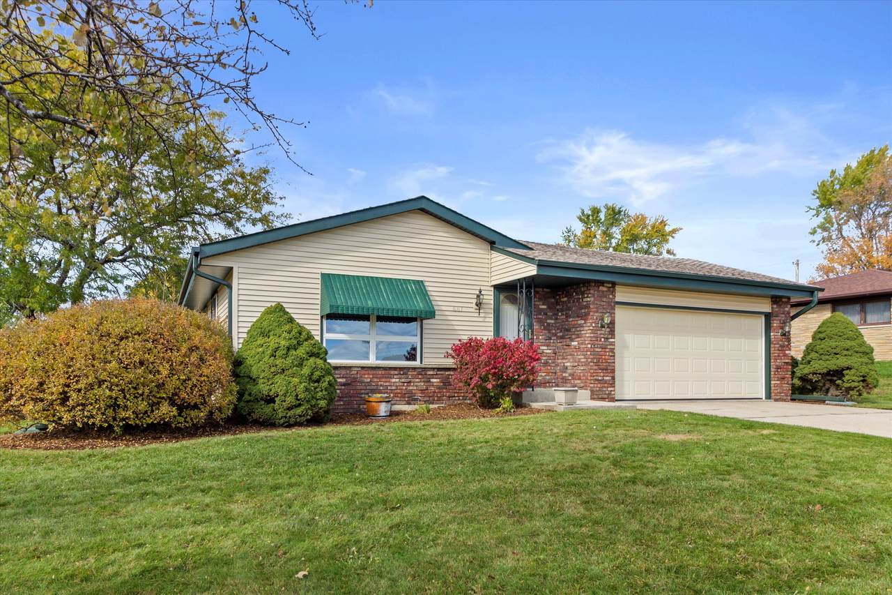 667 Cedar St - Photo 1