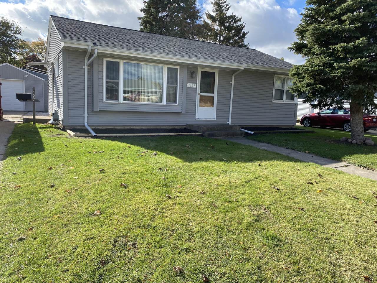 1127 Cedar Creek St - Photo 1