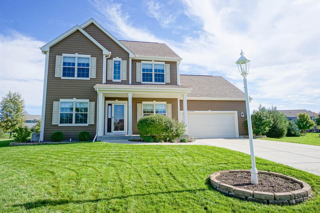 W349N5808 Cricket Ct - Photo 1