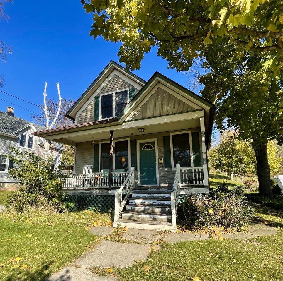 318 Main St - Photo 1