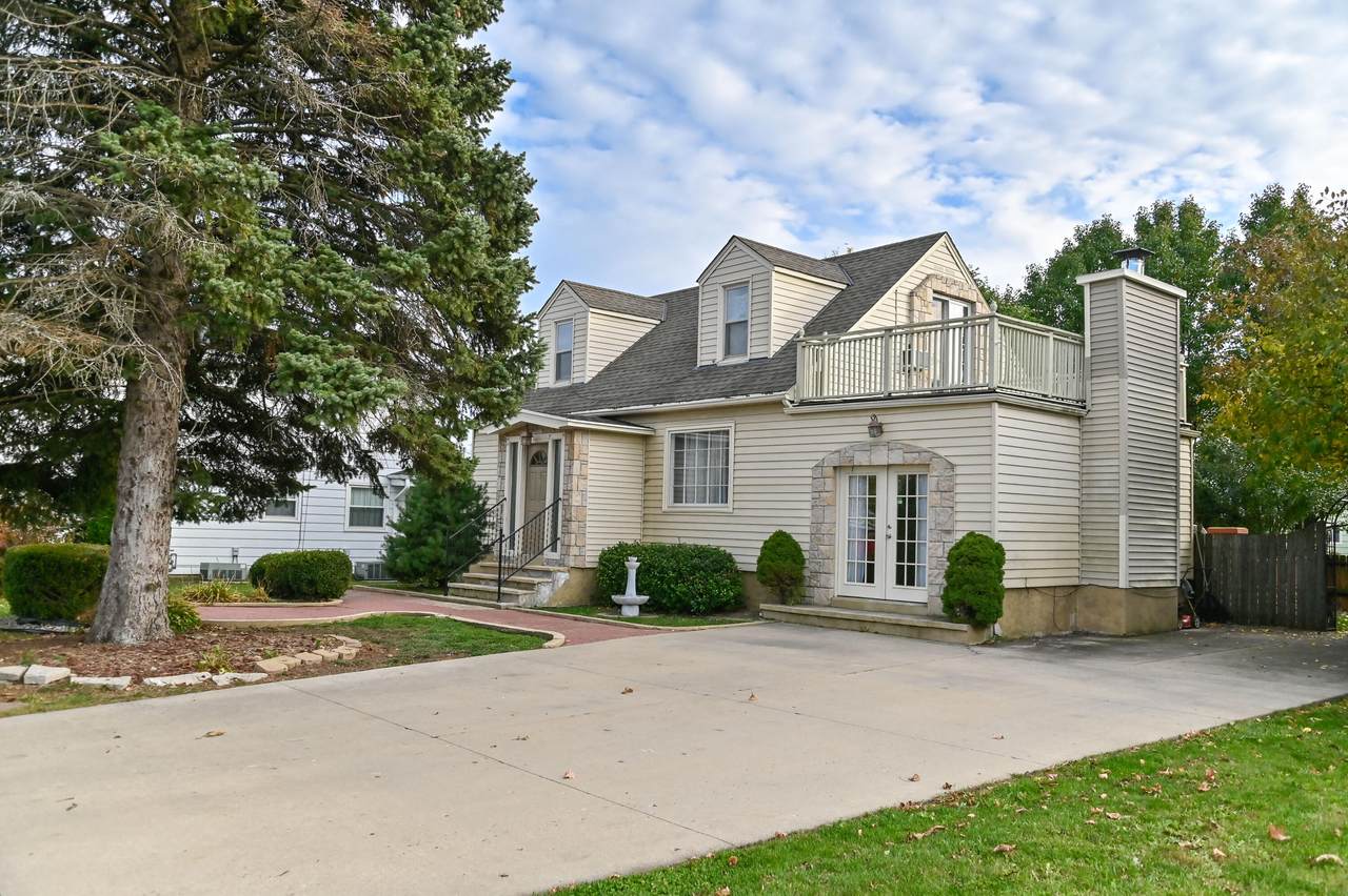 7835 Howard Ave - Photo 1