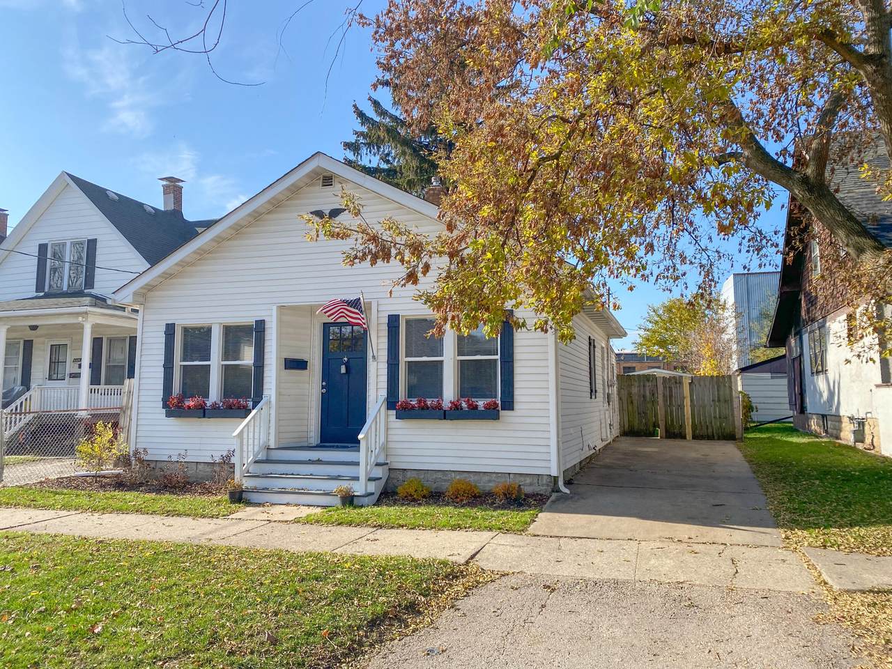 6520 32nd Ave - Photo 1