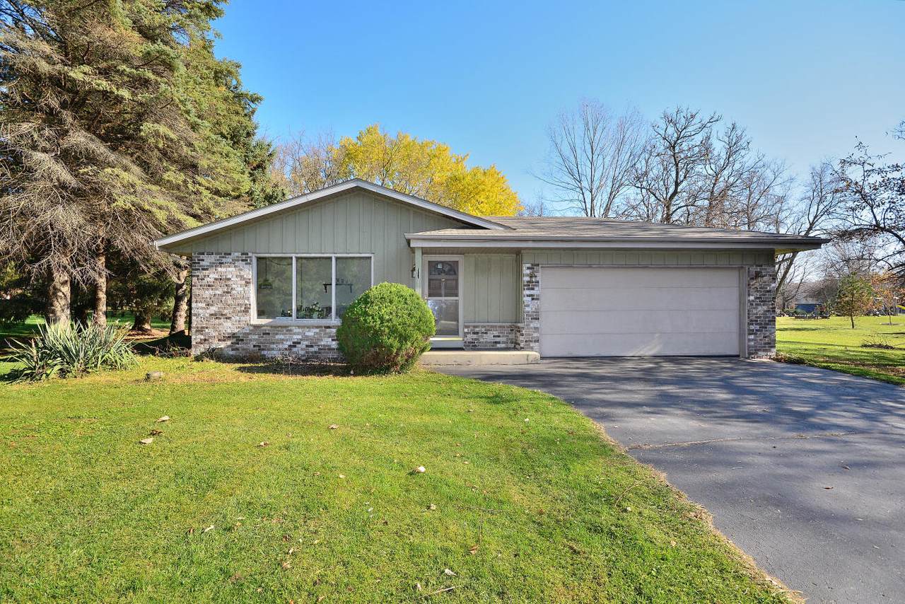 W227N8066 Tamarack Rd - Photo 1