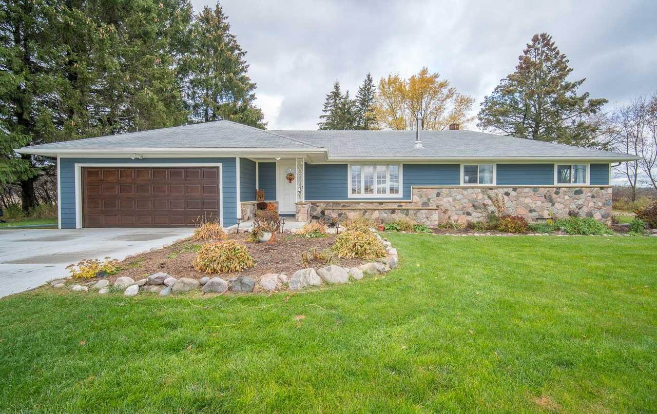 9420 Pioneer Rd - Photo 1