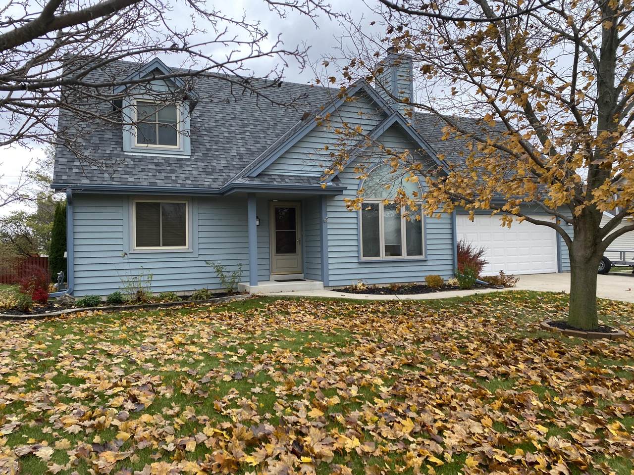 W205N17236 Colonial Ln - Photo 1