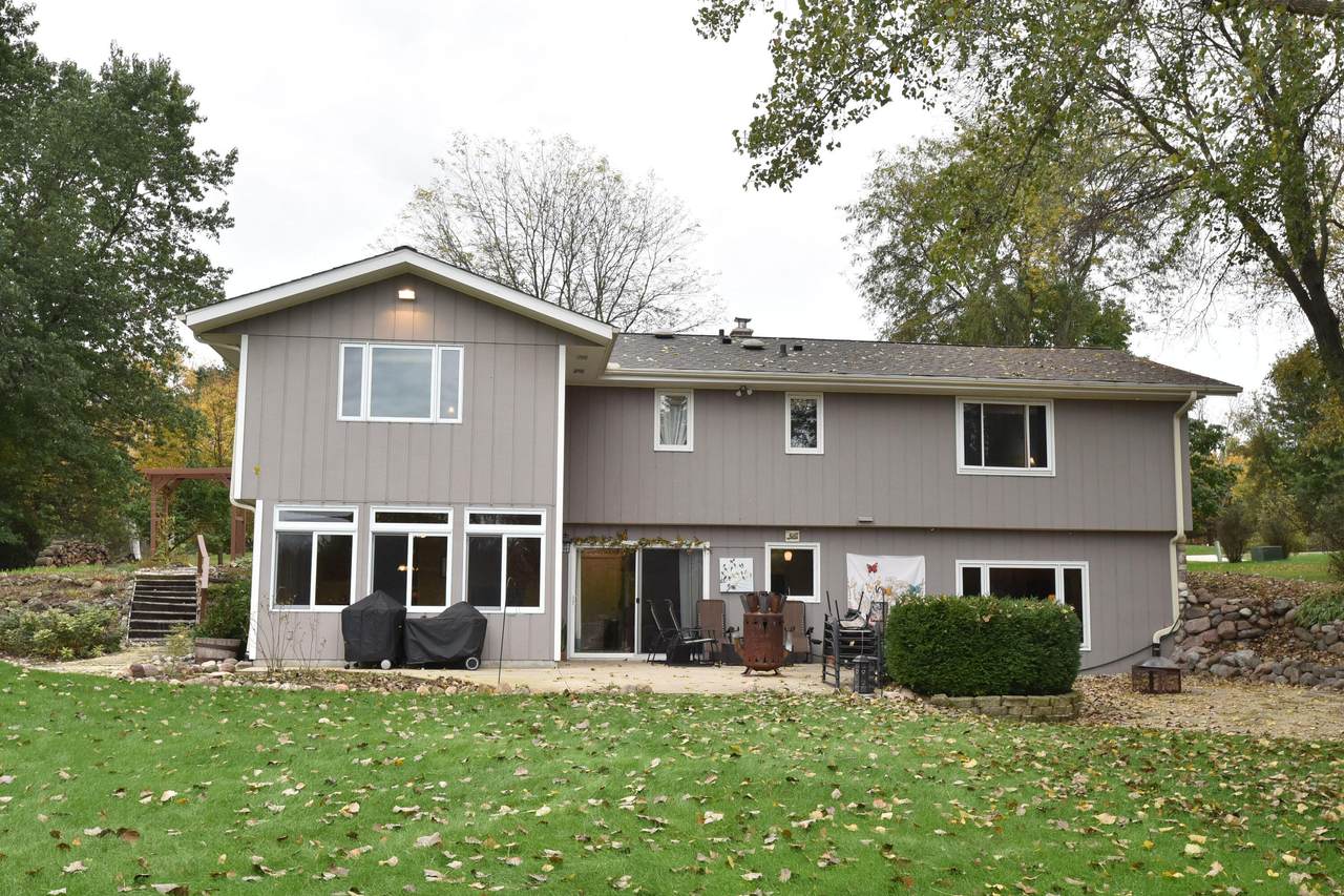 7564 Devonshire Dr - Photo 1