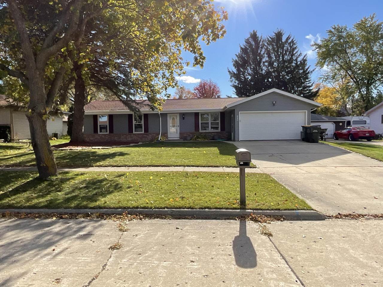 1419 Patricia Dr - Photo 1