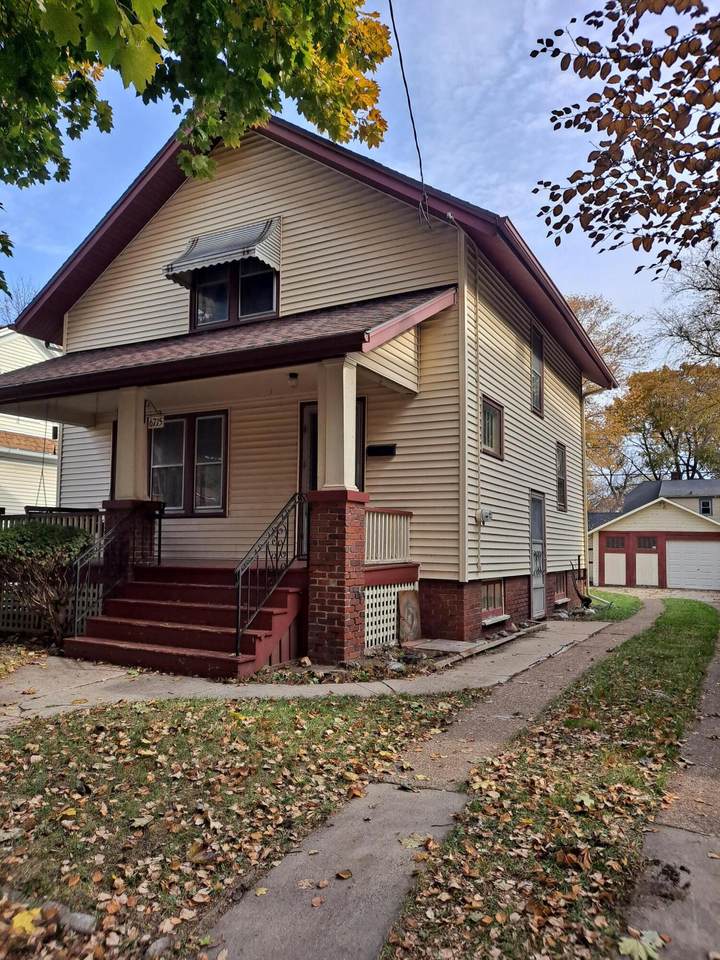 6715 21st Ave - Photo 1