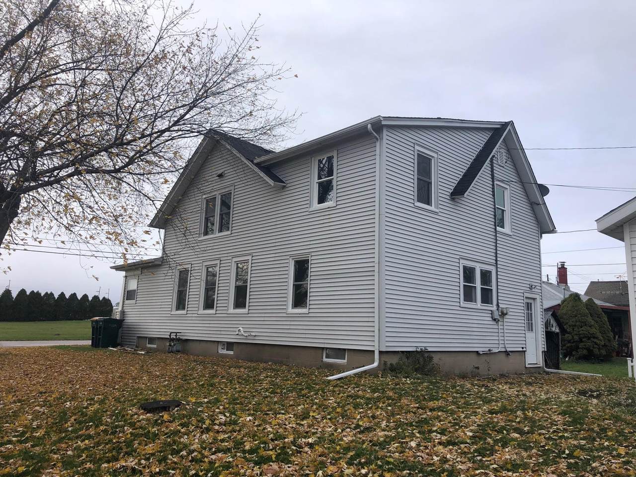 425 Wisconsin St - Photo 1