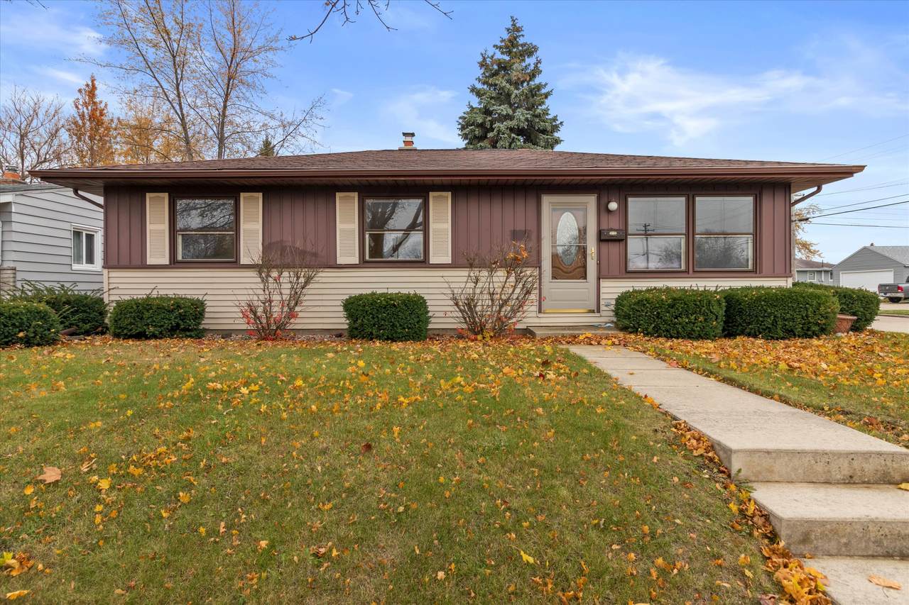 1902 17th Ave - Photo 1