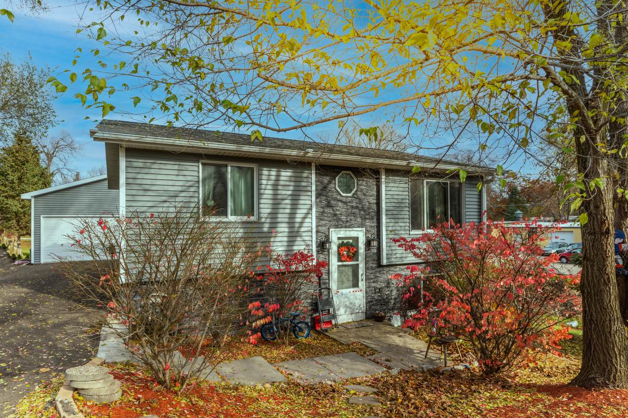 N1262 Grove St - Photo 1