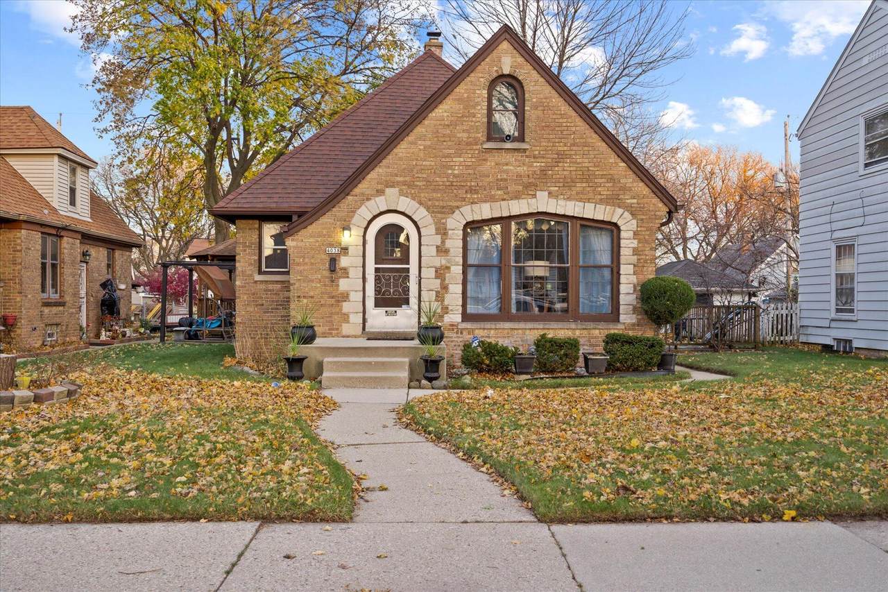 4038 42nd St - Photo 1