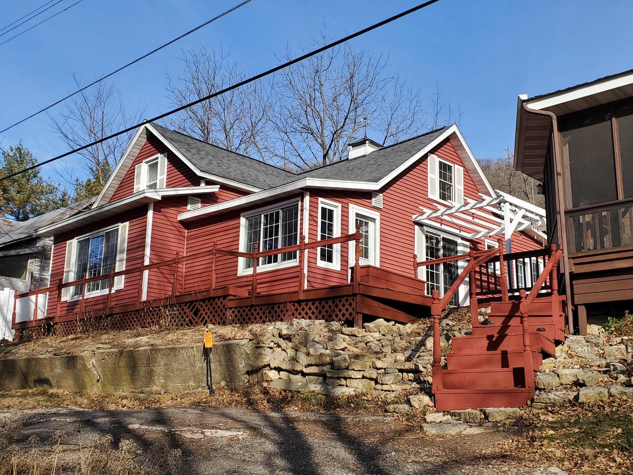 710 2nd St - Photo 1