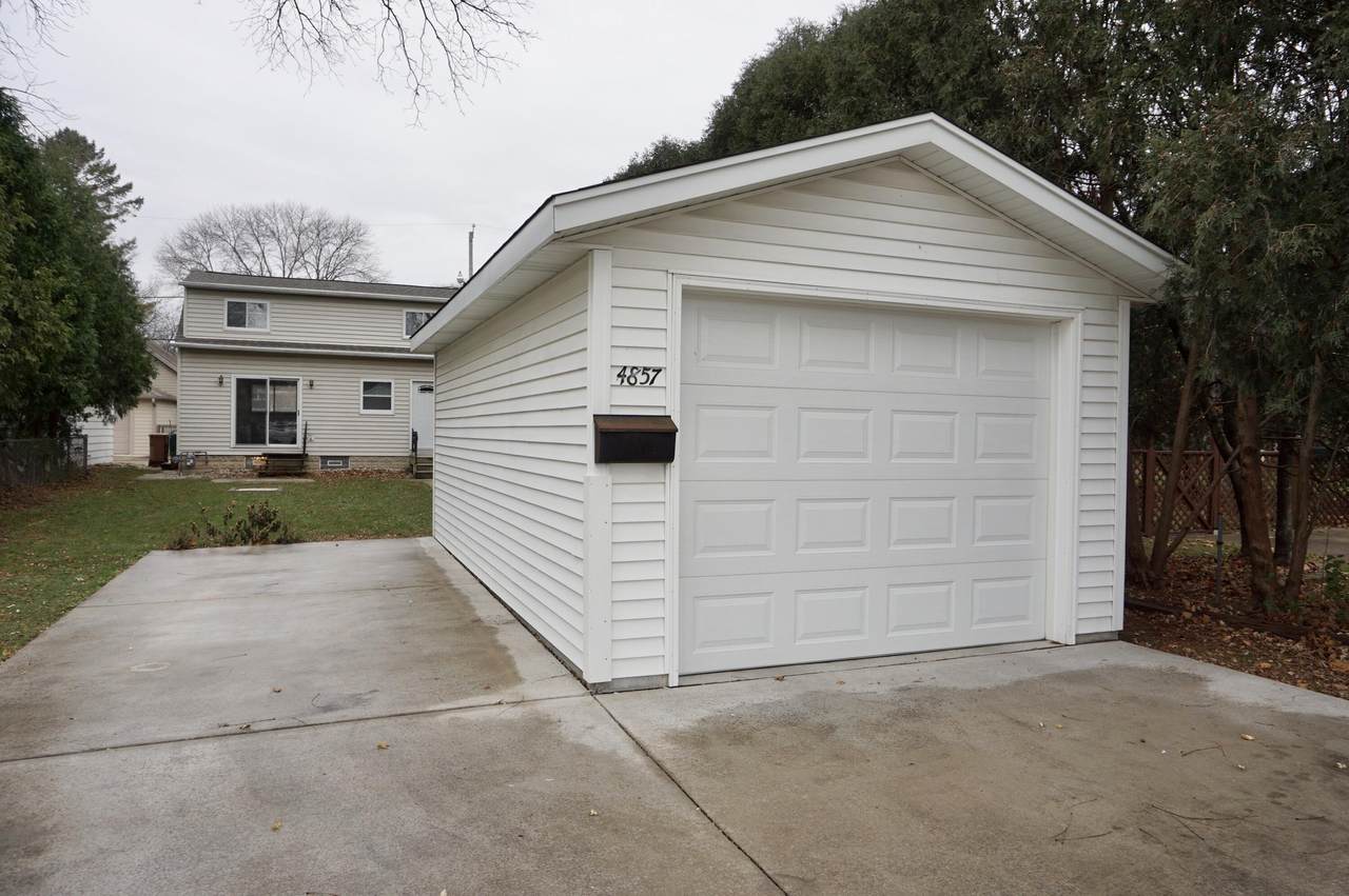 4857 Navajo Ave - Photo 1