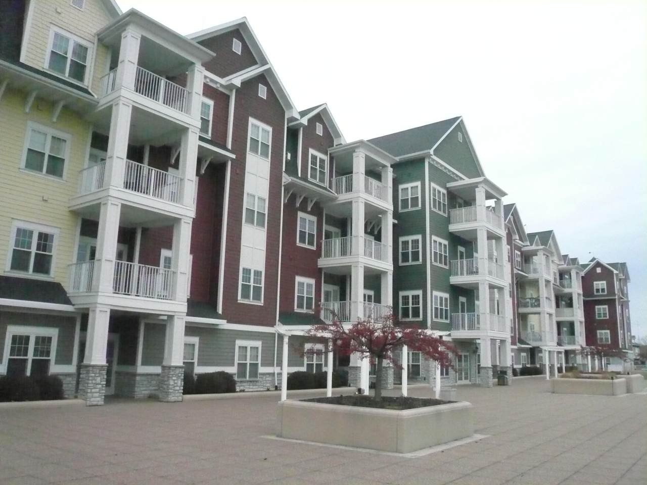 832 6th St - Photo 1