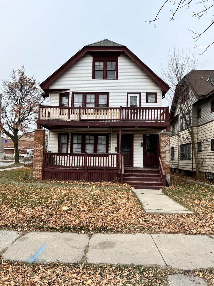 2403 49th St - Photo 1