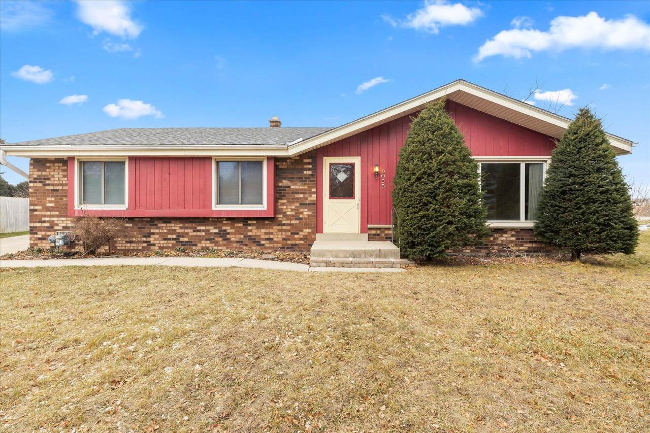 9055 Helena Ct - Photo 1