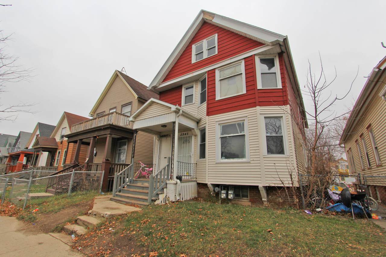 2943 21st St - Photo 1