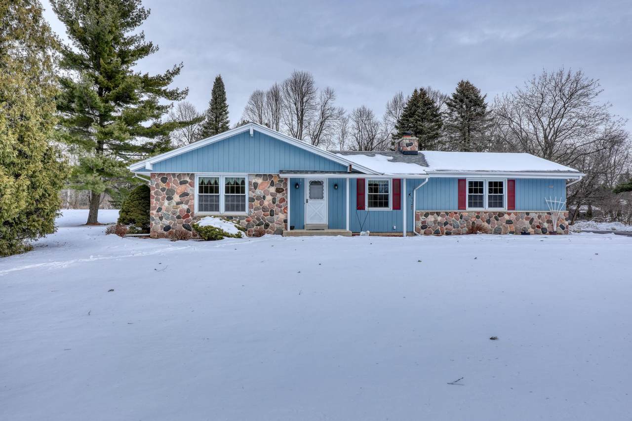 4094 Sunset Hill Rd - Photo 1