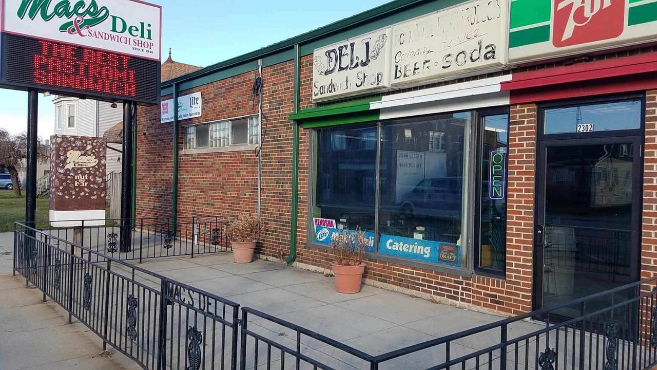 2302 52nd St - Photo 1