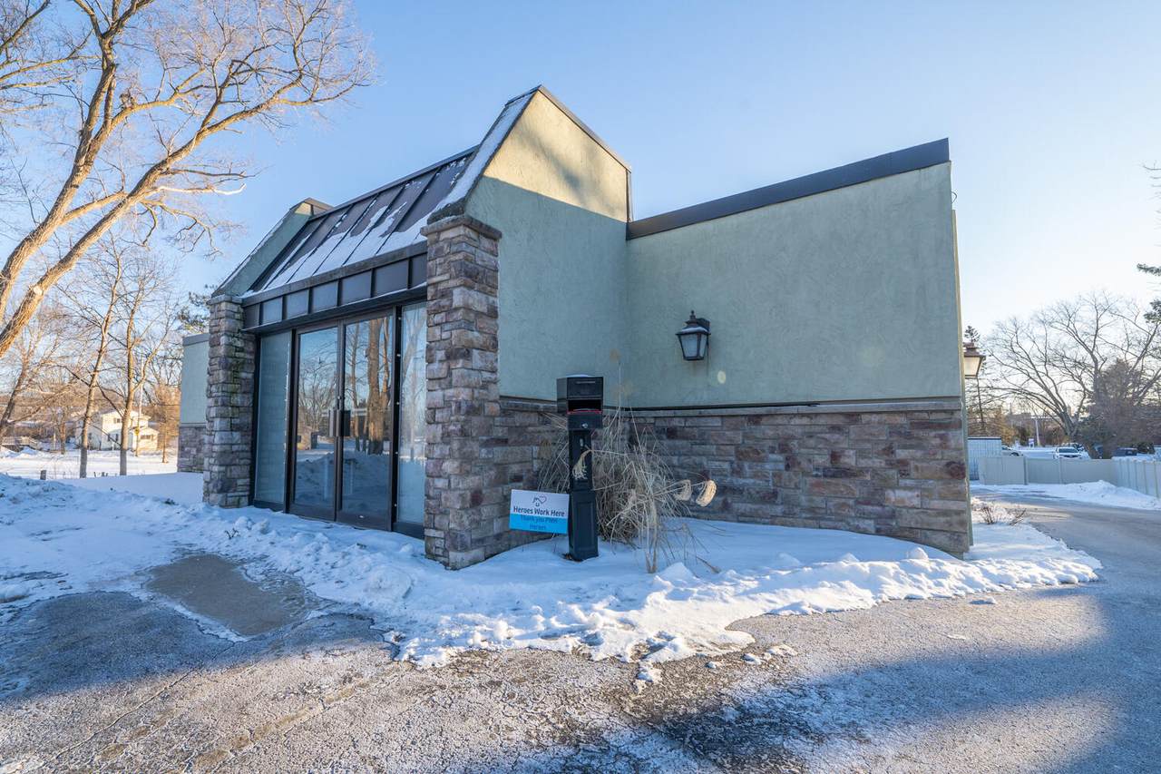 123 Lawn St - Photo 1