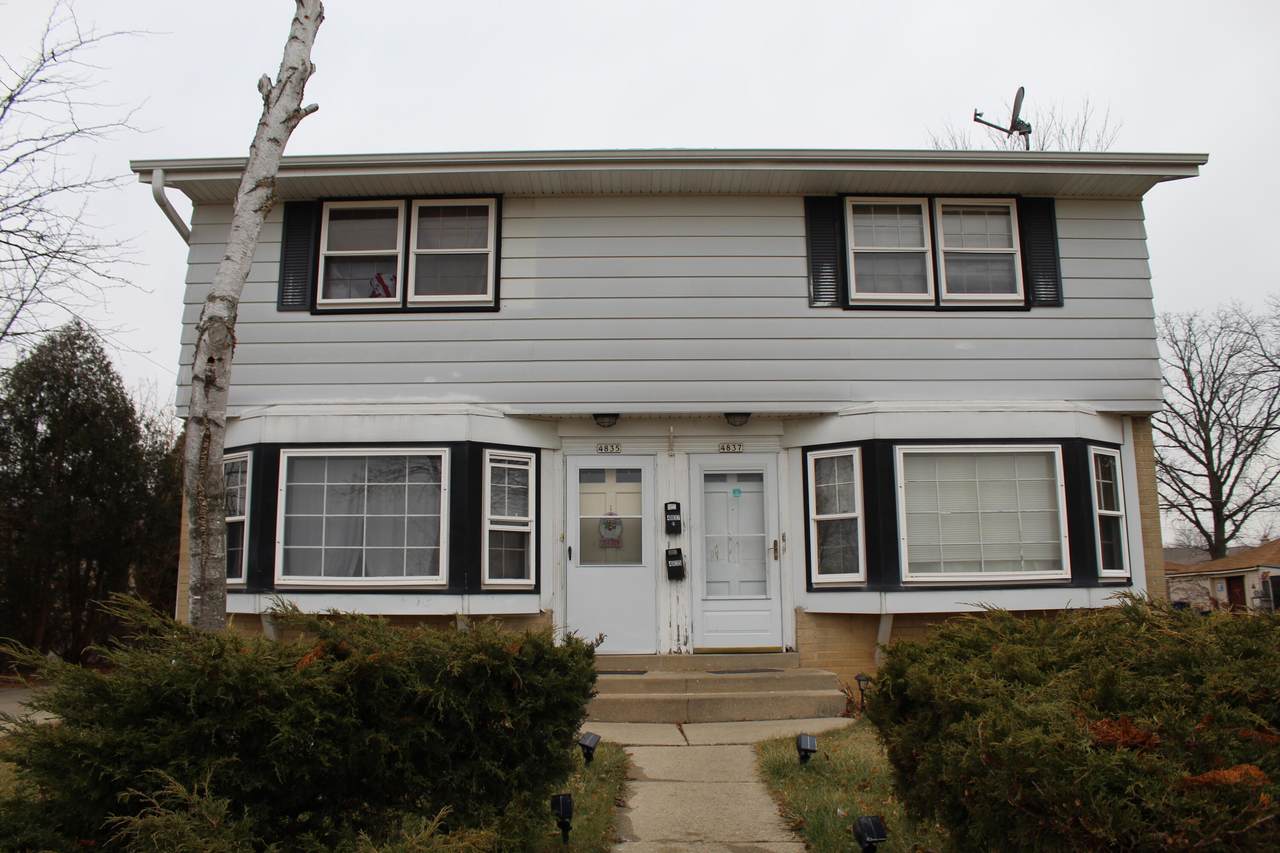 4835 103rd St - Photo 1