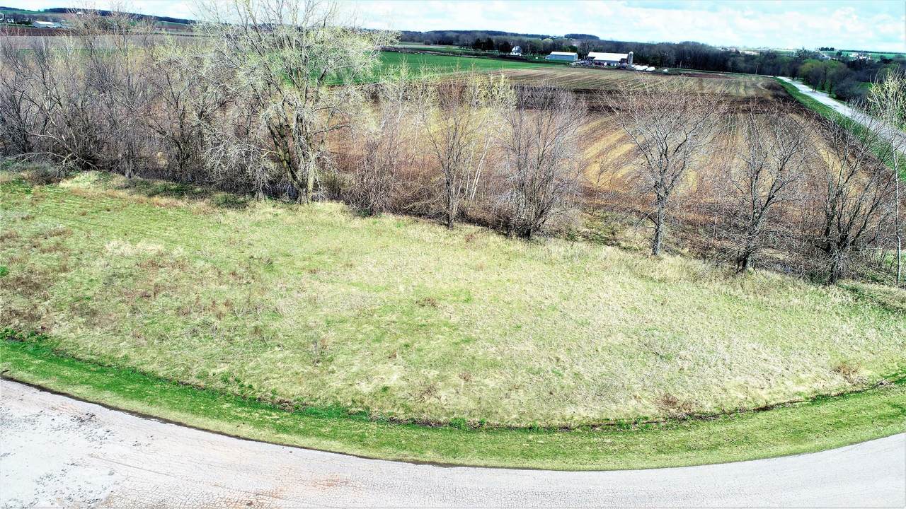 N2286 Lakewood Ln - Photo 1