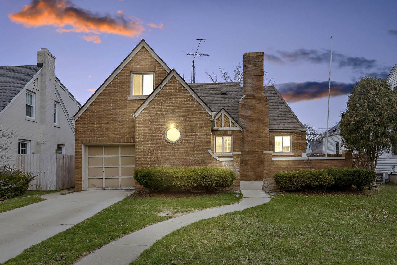 7725 27th Ave - Photo 1