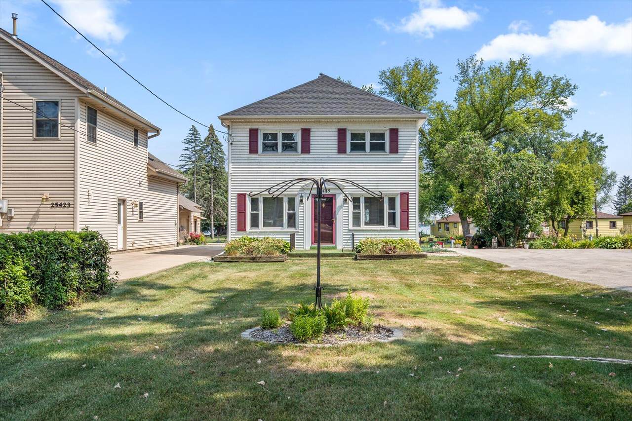 25425 Loomis Rd - Photo 1