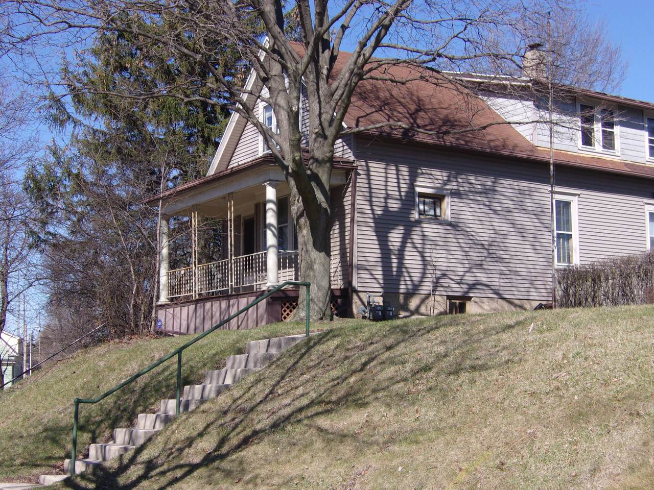 428 Russell Ave - Photo 1