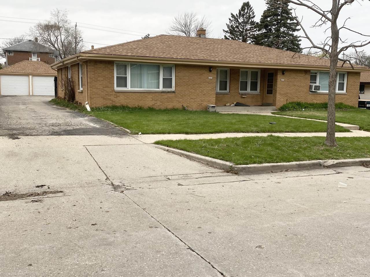 4447 75th St - Photo 1